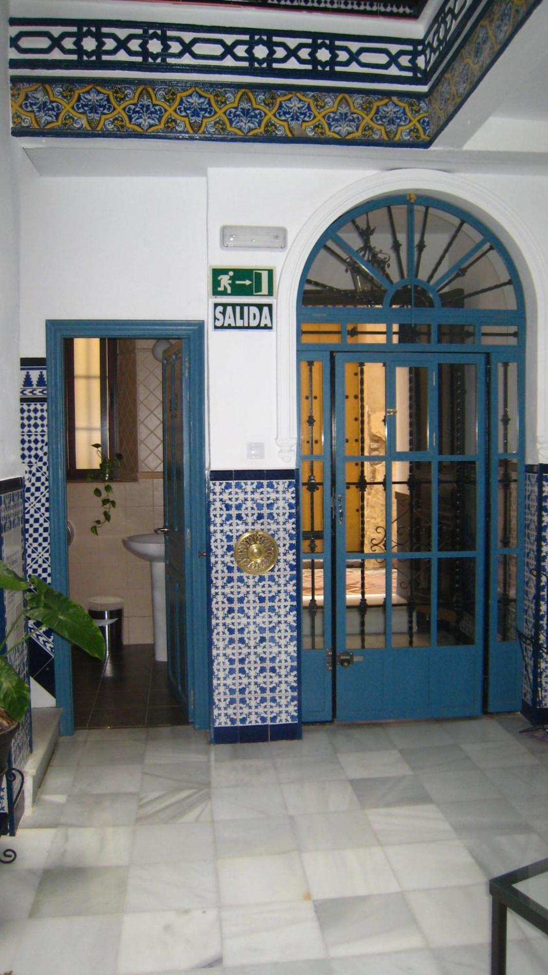 Pension La Montorena Sevilla Bagian luar foto
