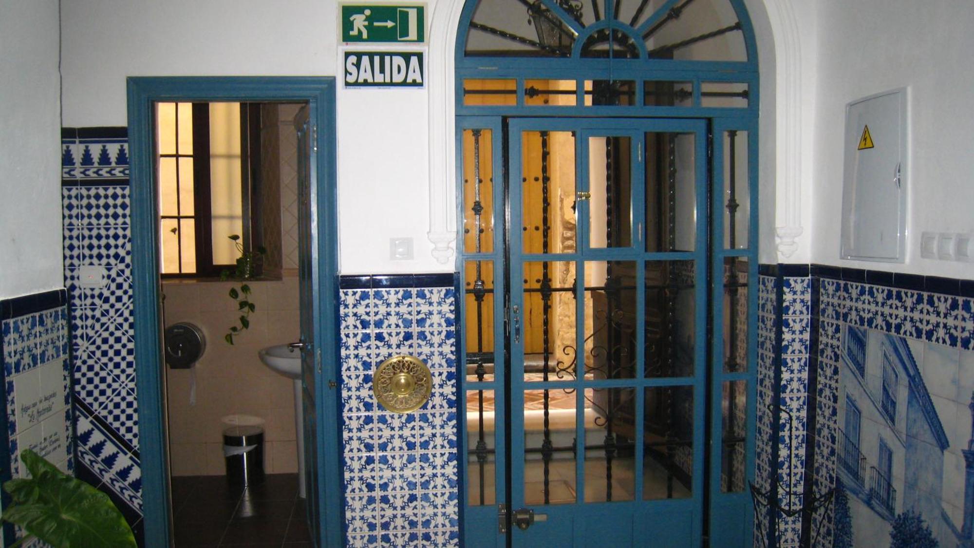 Pension La Montorena Sevilla Bagian luar foto