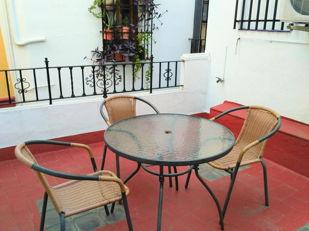 Pension La Montorena Sevilla Bagian luar foto