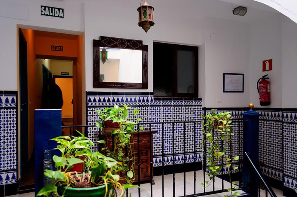 Pension La Montorena Sevilla Bagian luar foto