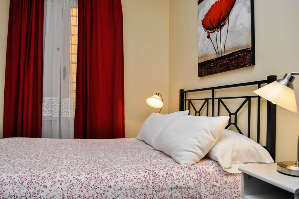 Pension La Montorena Sevilla Bagian luar foto