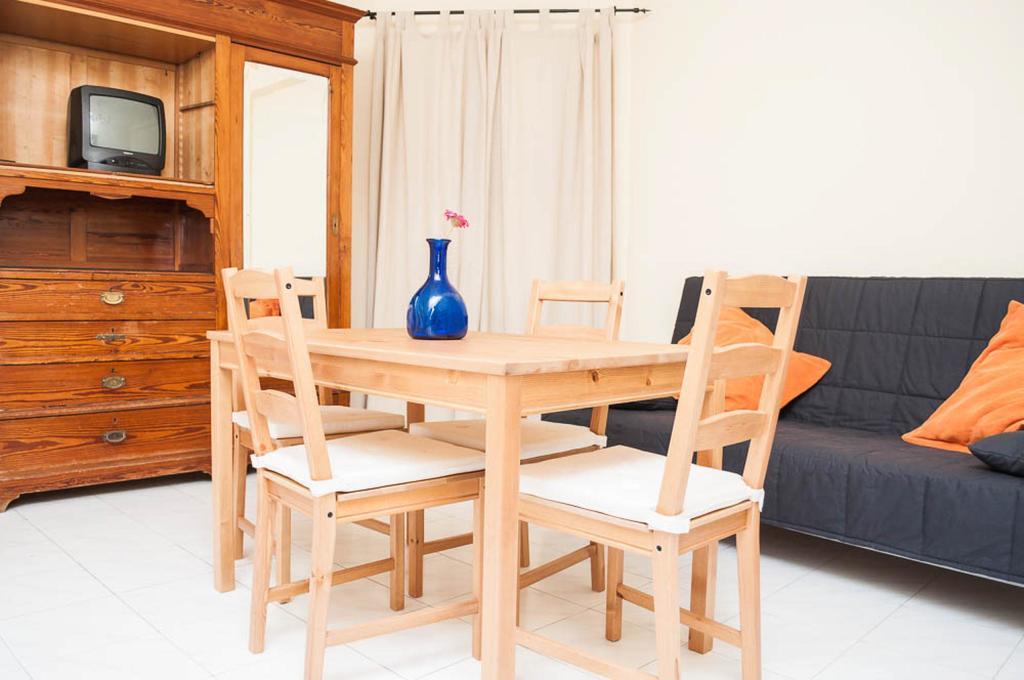 Pension La Montorena Sevilla Bagian luar foto