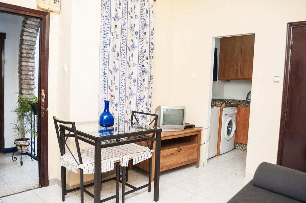 Pension La Montorena Sevilla Bagian luar foto