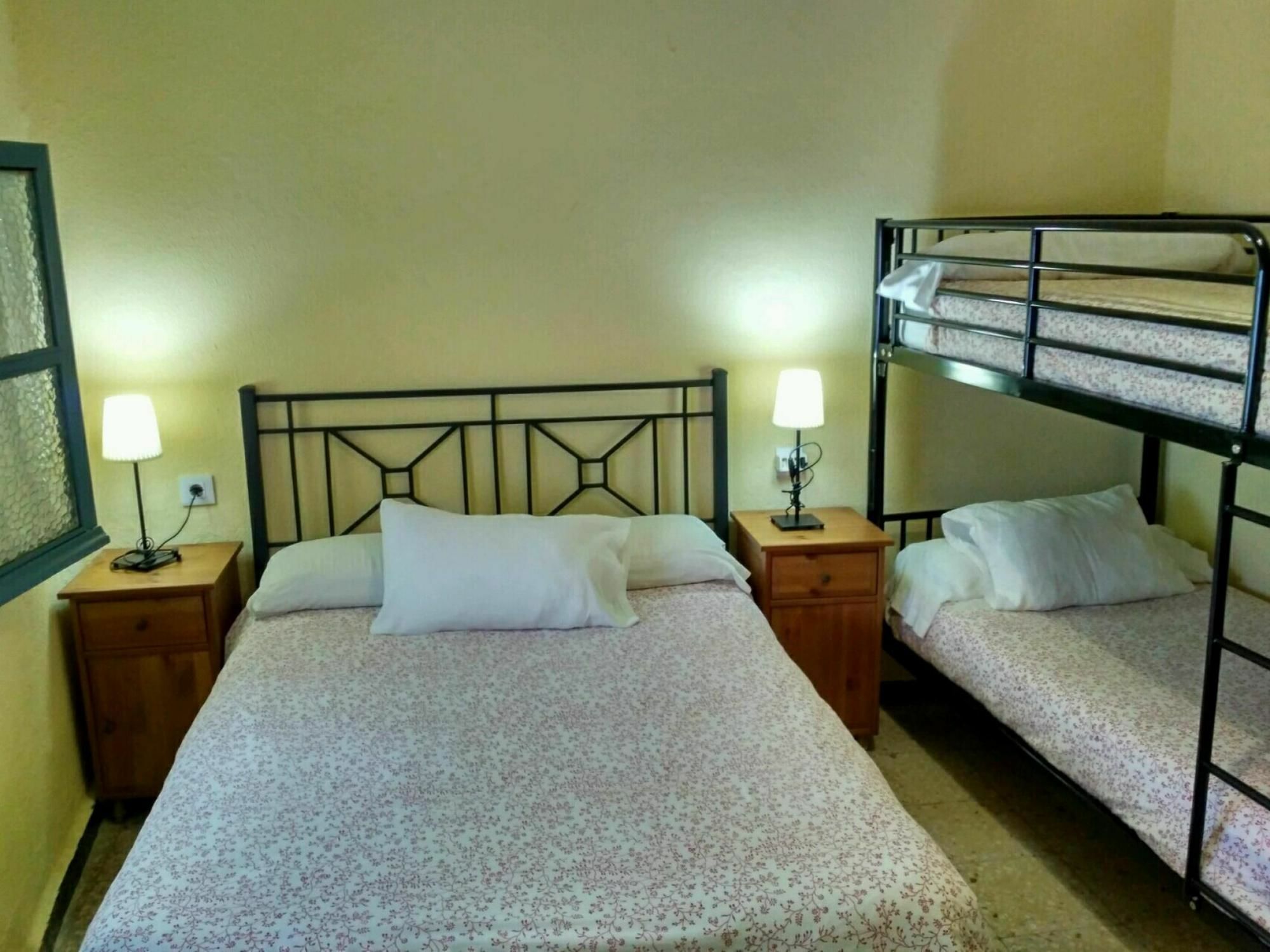 Pension La Montorena Sevilla Bagian luar foto