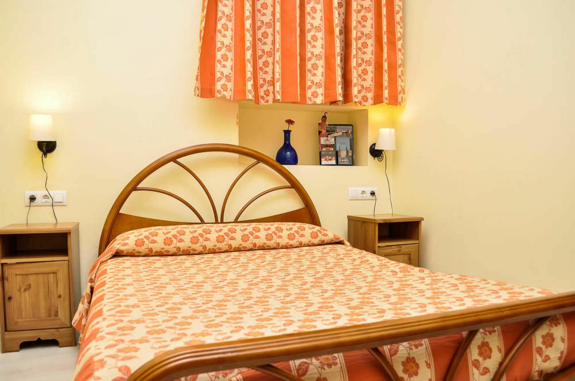 Pension La Montorena Sevilla Bagian luar foto