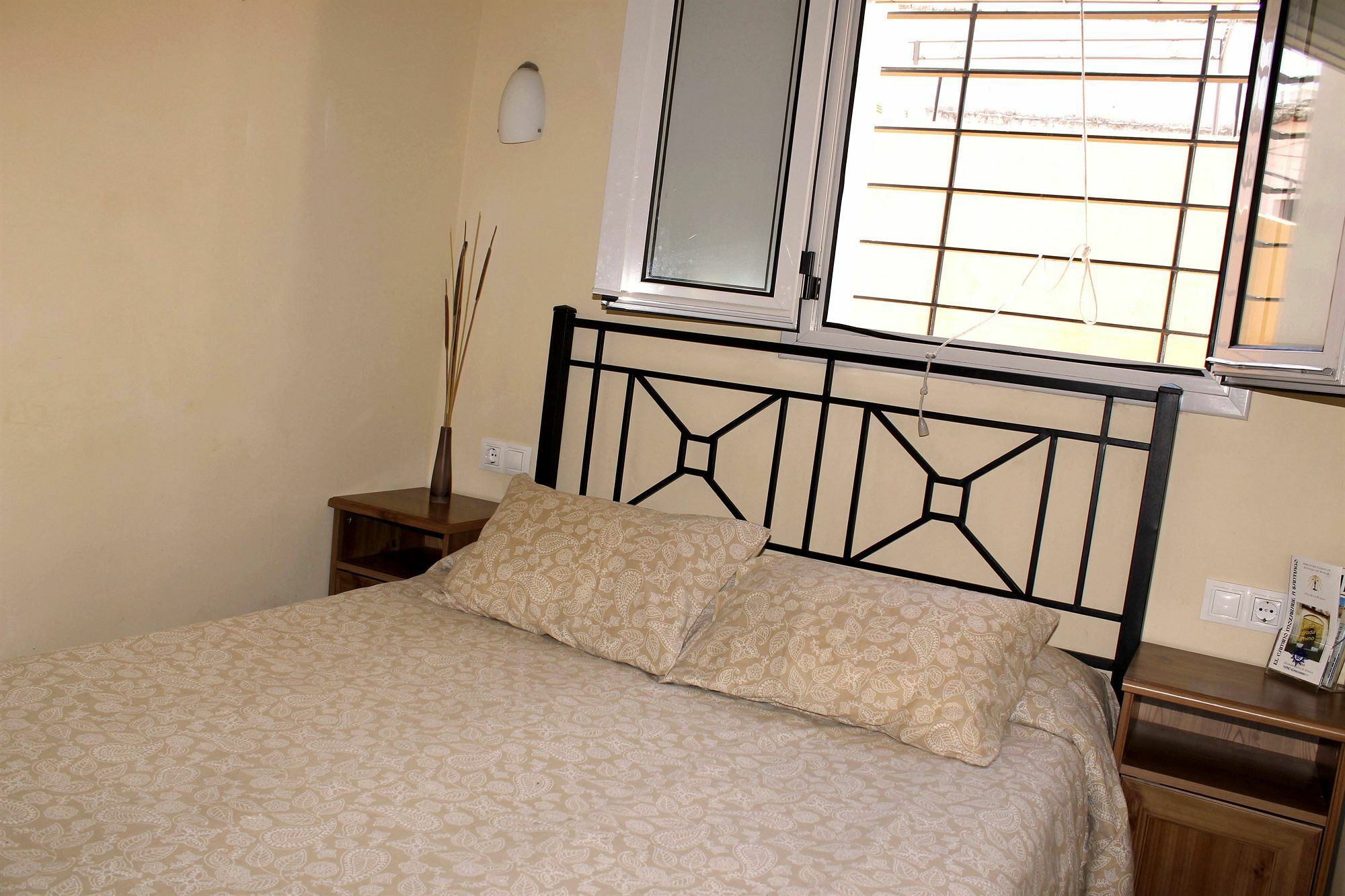 Pension La Montorena Sevilla Bagian luar foto