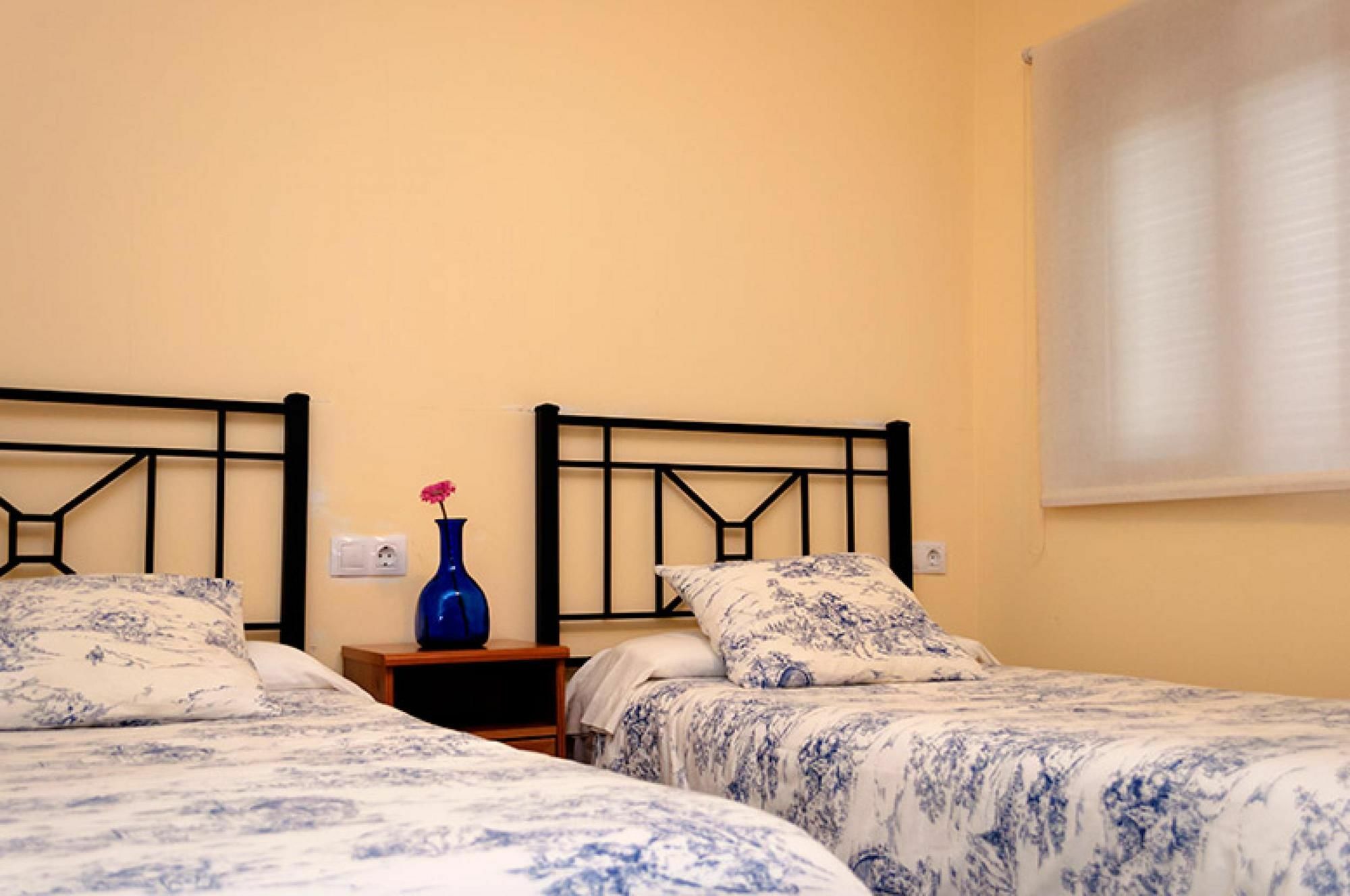 Pension La Montorena Sevilla Bagian luar foto