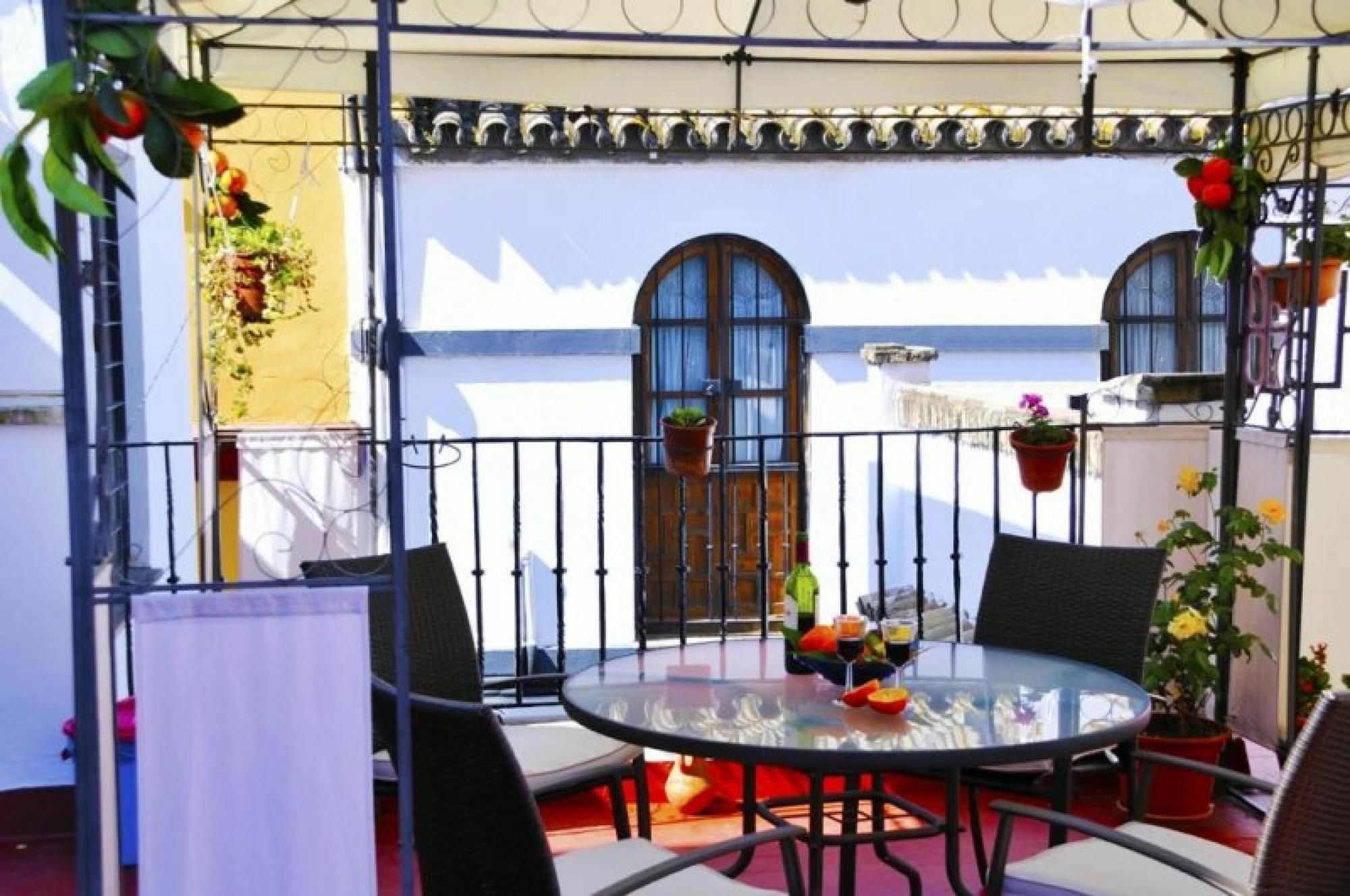 Pension La Montorena Sevilla Bagian luar foto